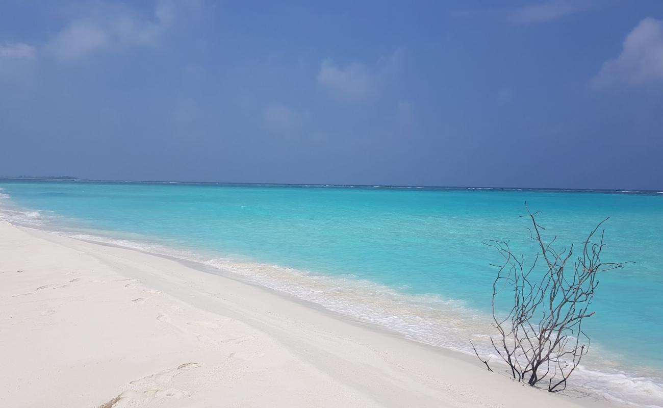 Photo de Huraagandu Island Beach avec sable blanc de surface