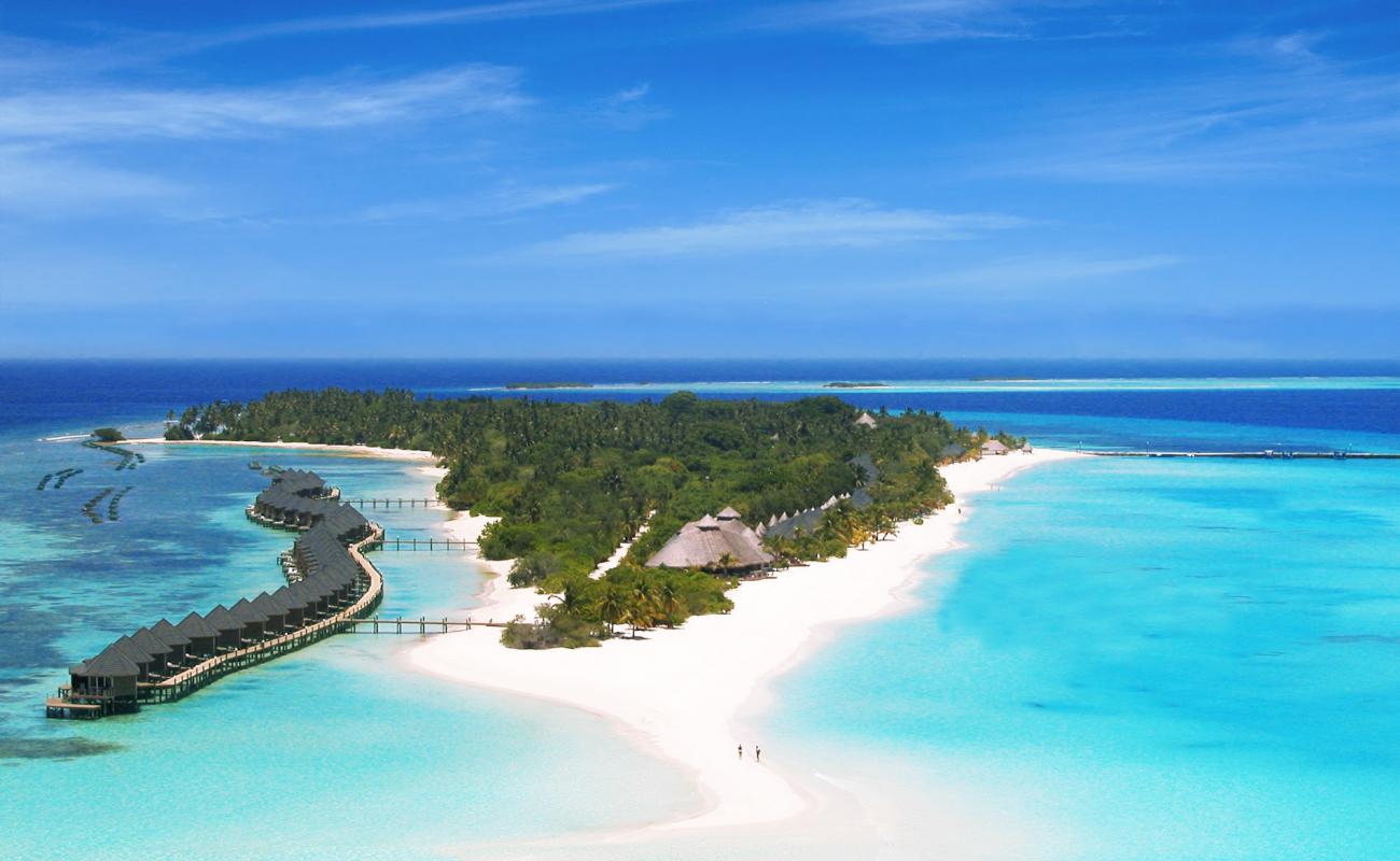 Photo de Plage de l'île de Kuredhdhoo avec sable lumineux de surface