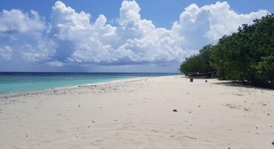 Velidhoo Beach