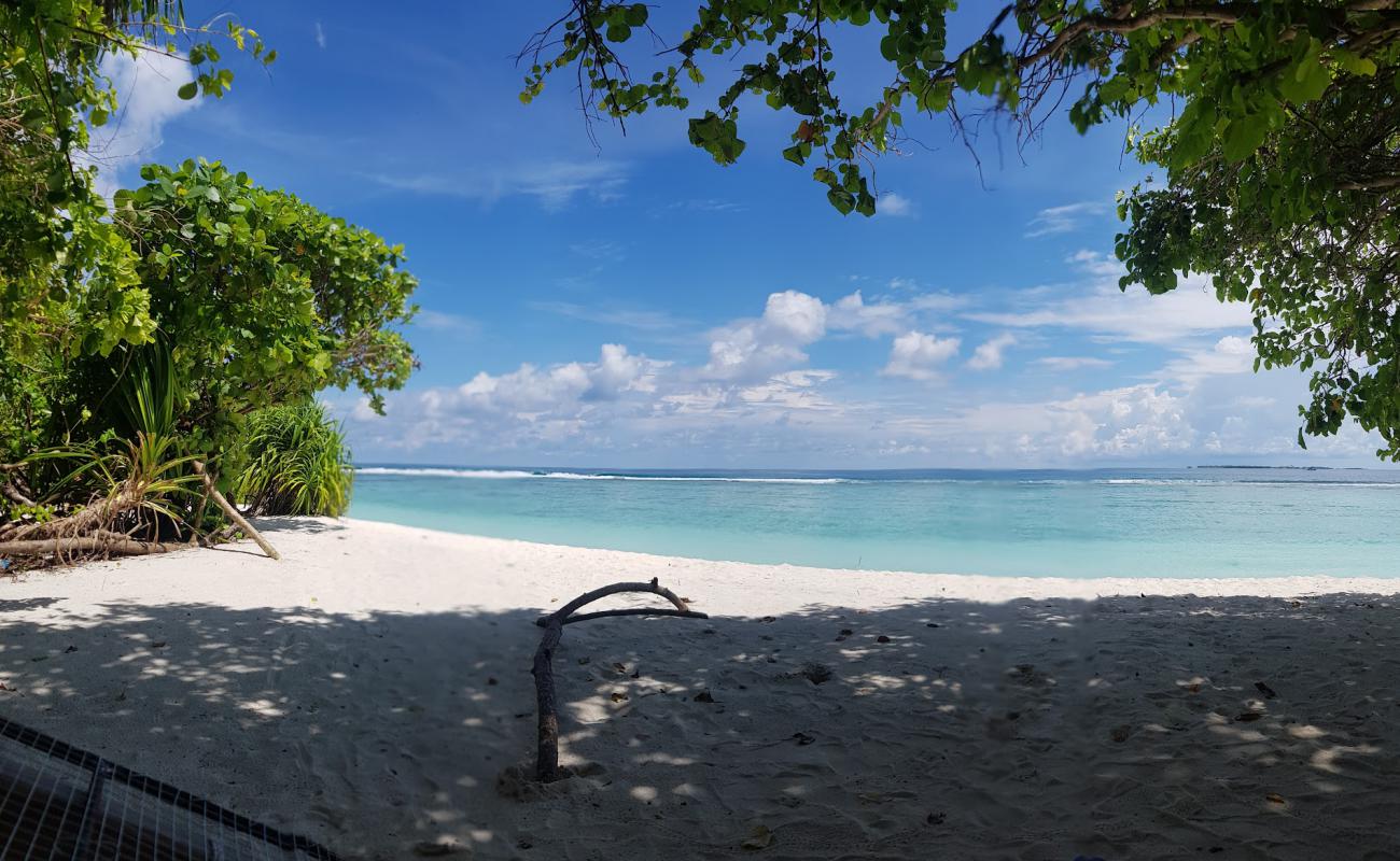 Photo de Aamagu Beach avec sable blanc de surface