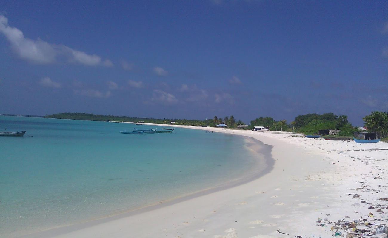 Photo de Ranfas Beach avec sable lumineux de surface