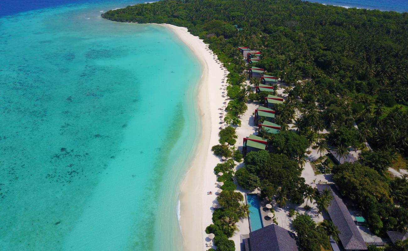 Photo de Undhoali beach avec sable blanc de surface