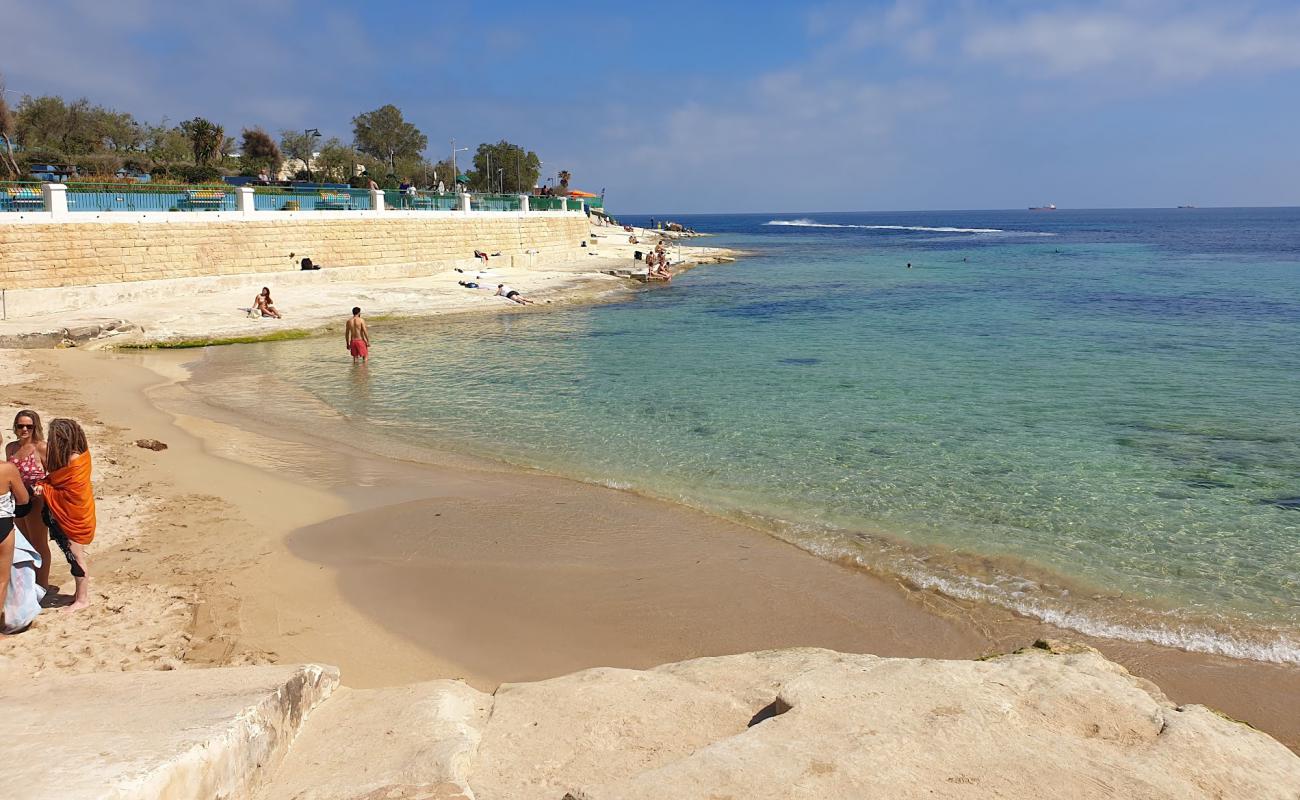 Photo de St. Thomas beach avec sable lumineux de surface