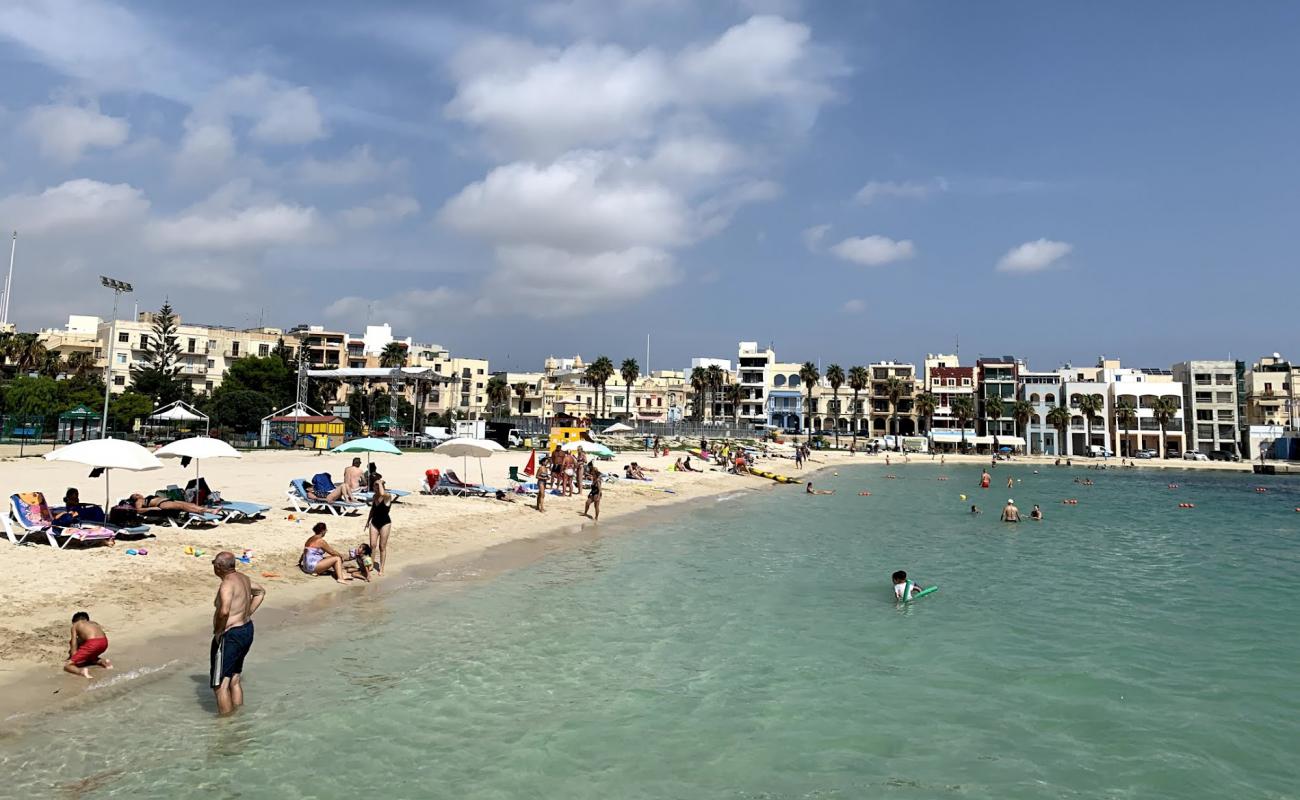 Photo de Pretty Bay avec sable beige de surface