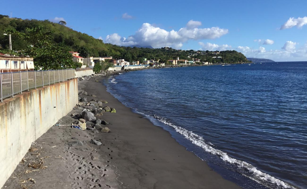 Photo de Plage de Prêcheur avec sable coquillé beige de surface