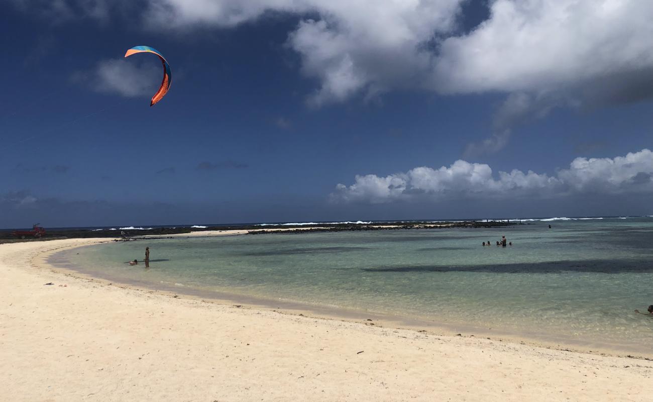 Photo de Poste La Fayette Beach avec sable lumineux de surface