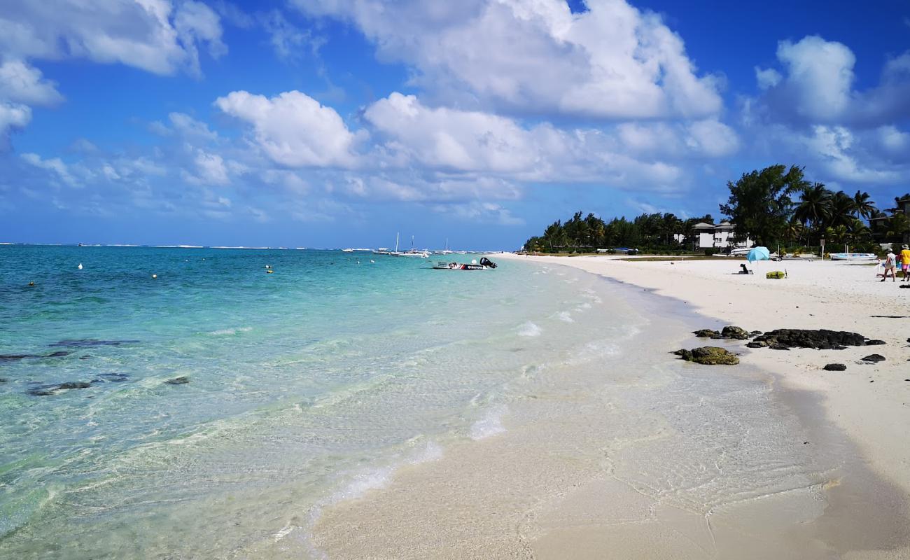 Photo de Plage de Pointe d'Esny avec sable blanc de surface