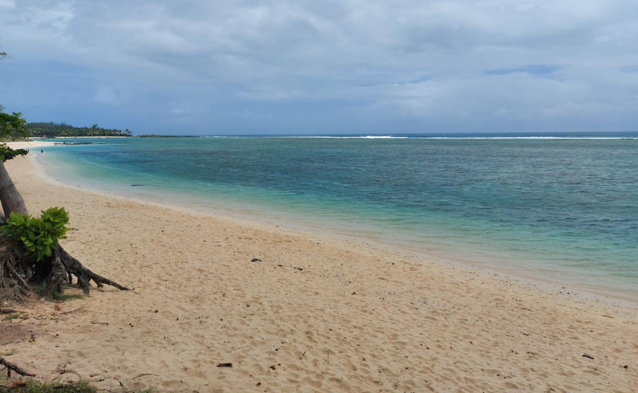 Photo de St Felix Beach avec sable beige de surface