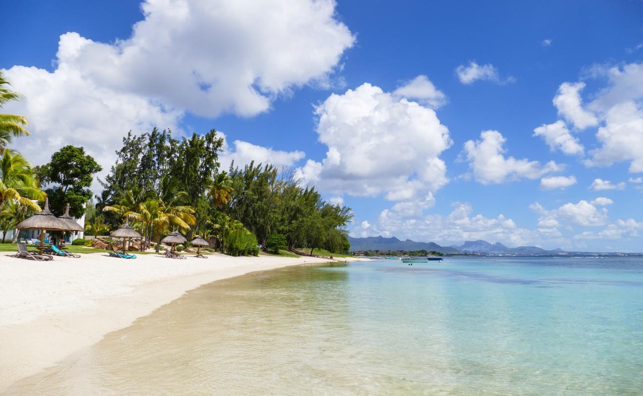 Photo de Flic En Flac Beach III avec sable lumineux de surface