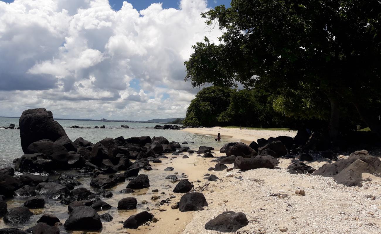 Photo de Prison Beach avec sable beige de surface