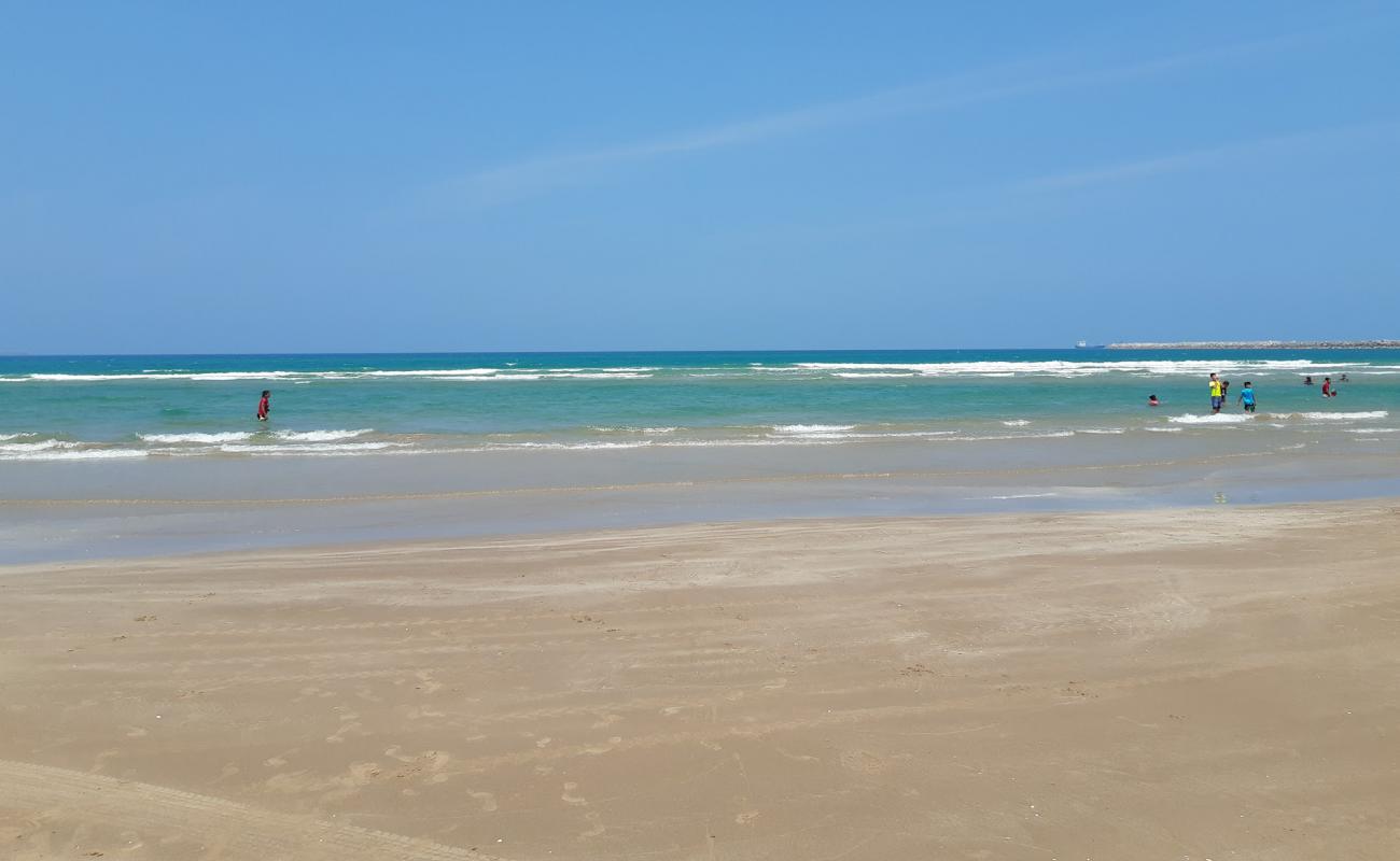 Photo de Playa Tesoro Altamira avec sable fin et lumineux de surface