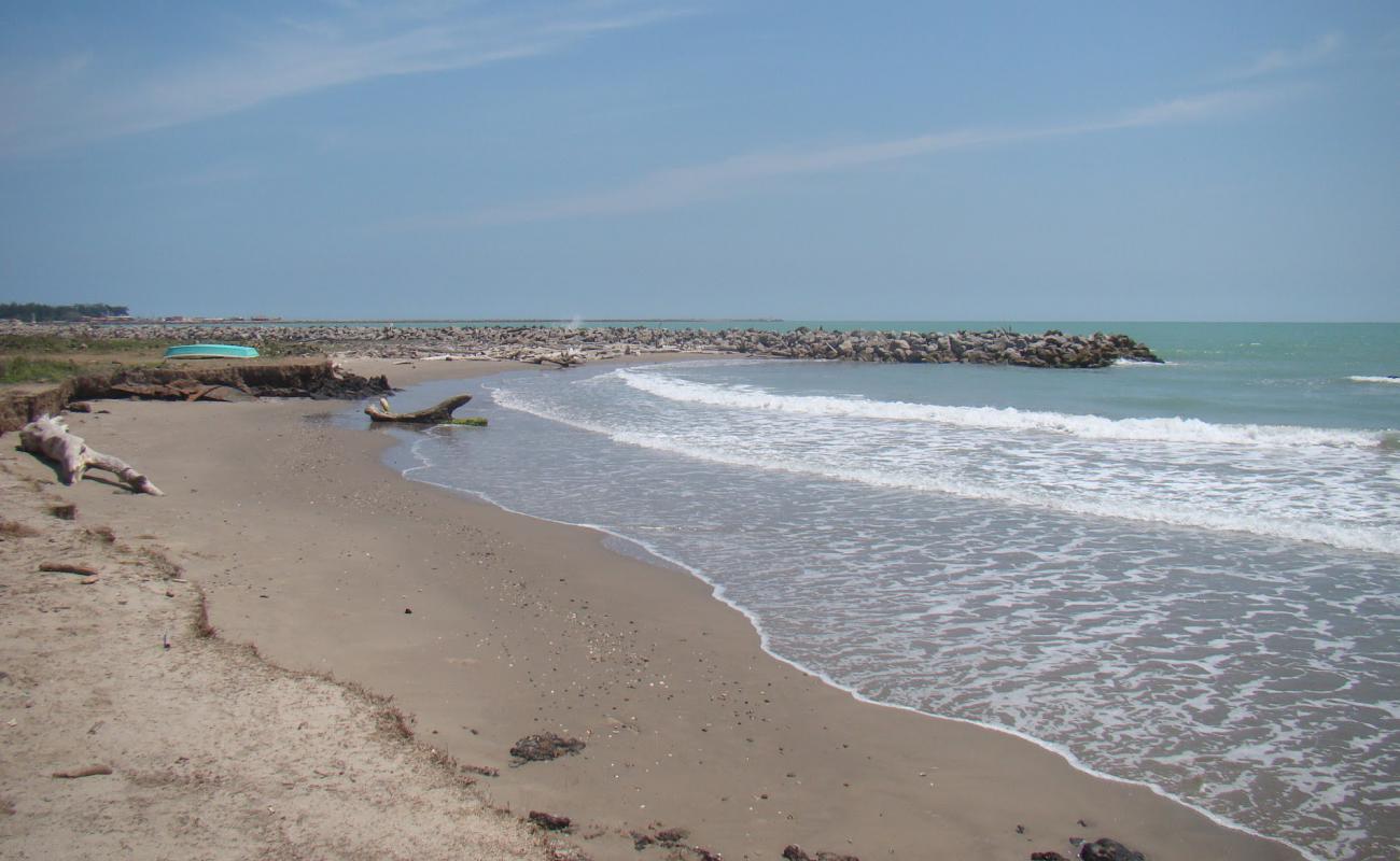 Photo de Playa El Chachalaco avec sable lumineux de surface