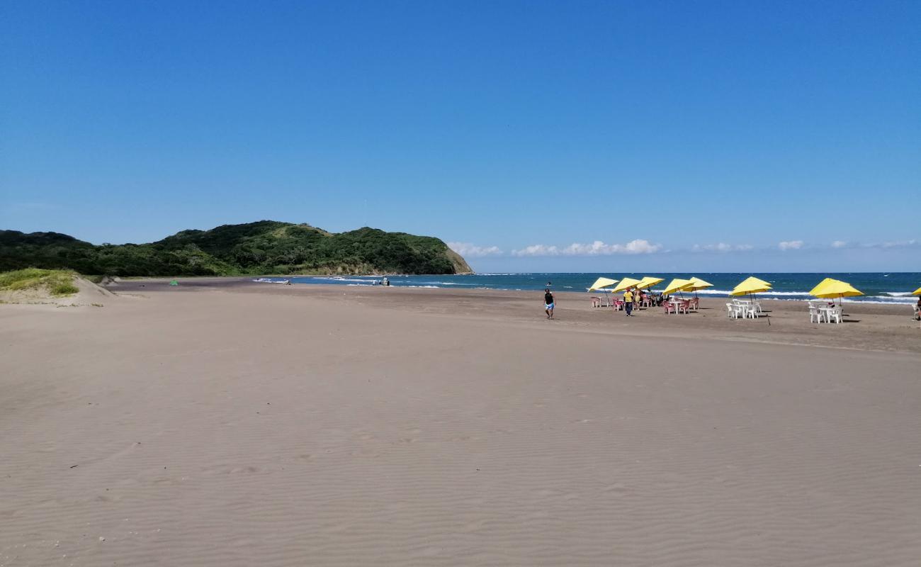 Photo de Playa La Mancha avec sable beige de surface