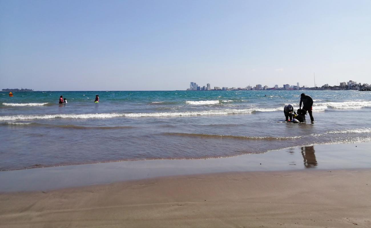 Photo de Playa Villa Del Mar avec sable beige de surface