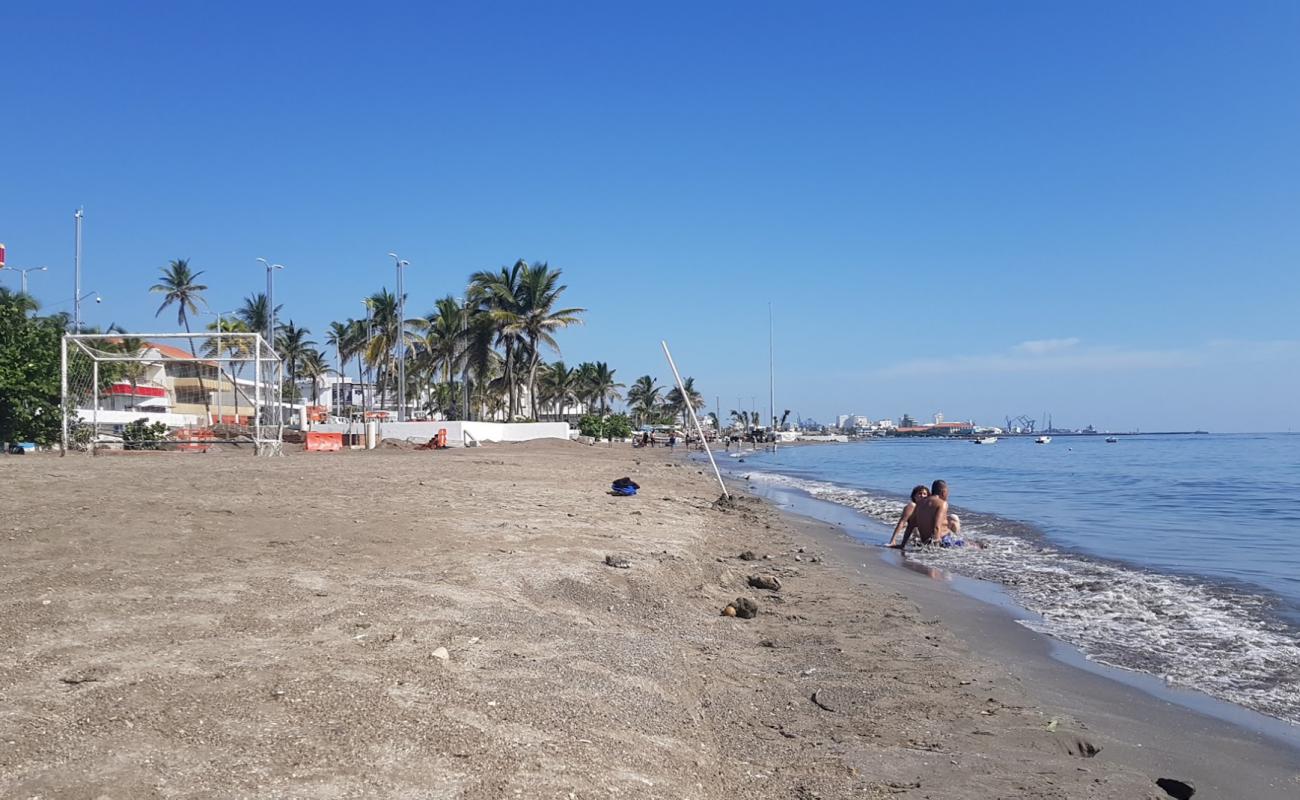 Photo de Playa Marti avec sable beige de surface