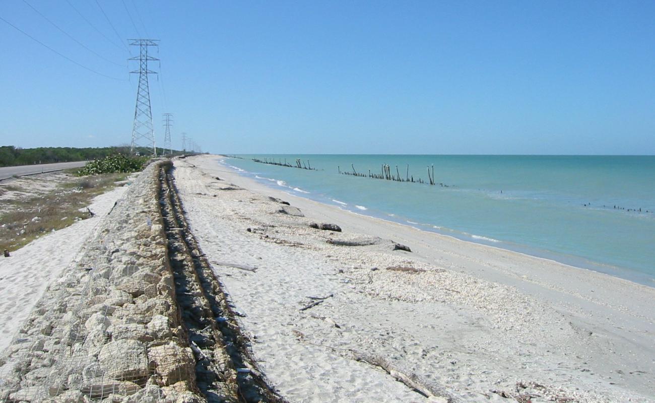 Photo de Playa Caledonia avec sable beige de surface