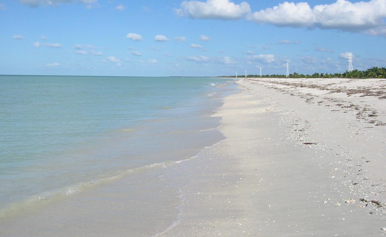 Photo de Playa Nixche avec sable lumineux de surface