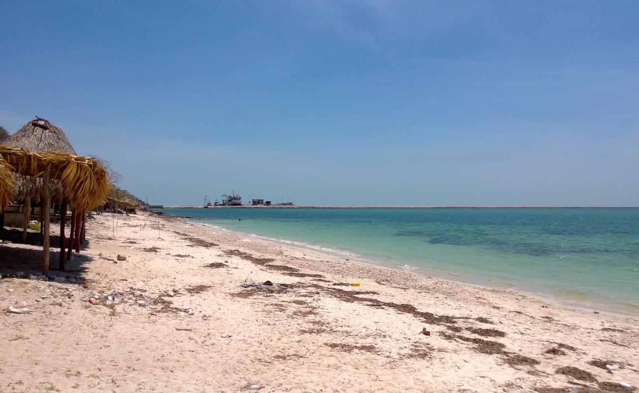 Photo de Campeche beach avec sable lumineux de surface