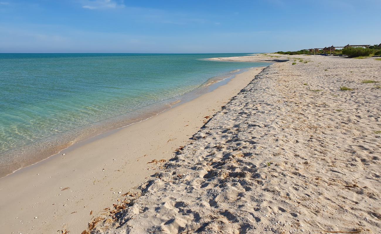 Photo de Playa Xixim avec sable beige de surface