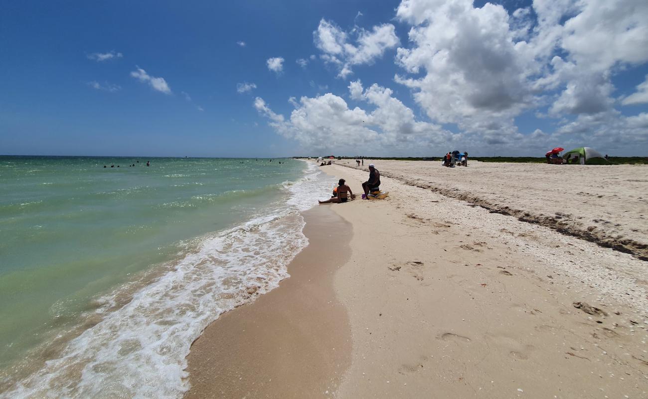 Photo de Playa Puerto Abrigo avec sable beige de surface