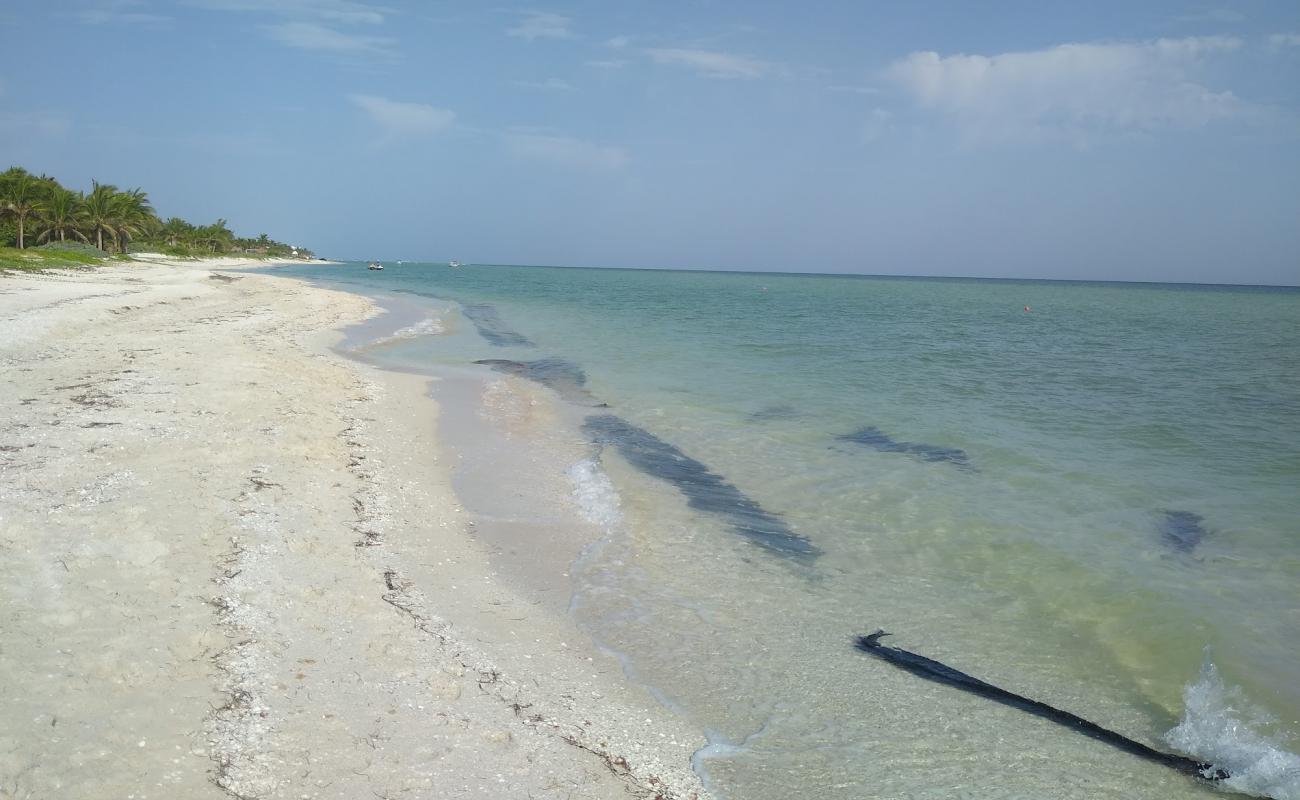 Photo de Playa Uaymitun avec sable beige de surface