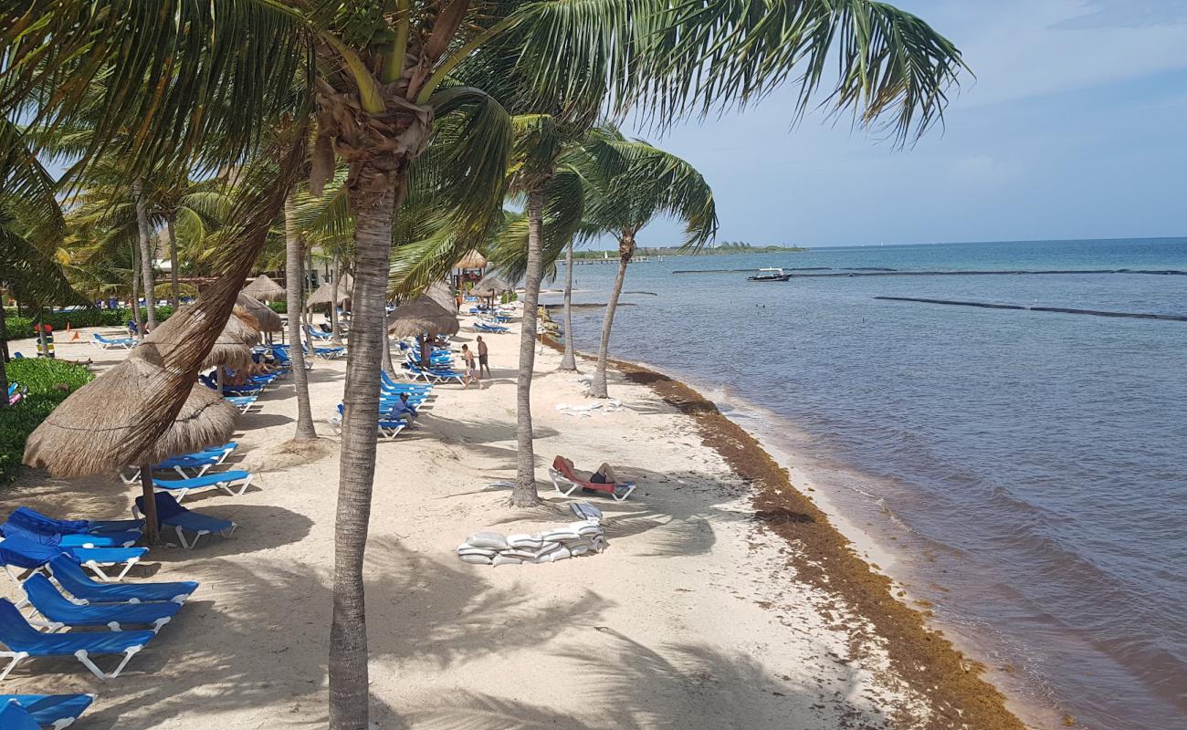 Photo de Grand Esmeralda avec sable beige de surface