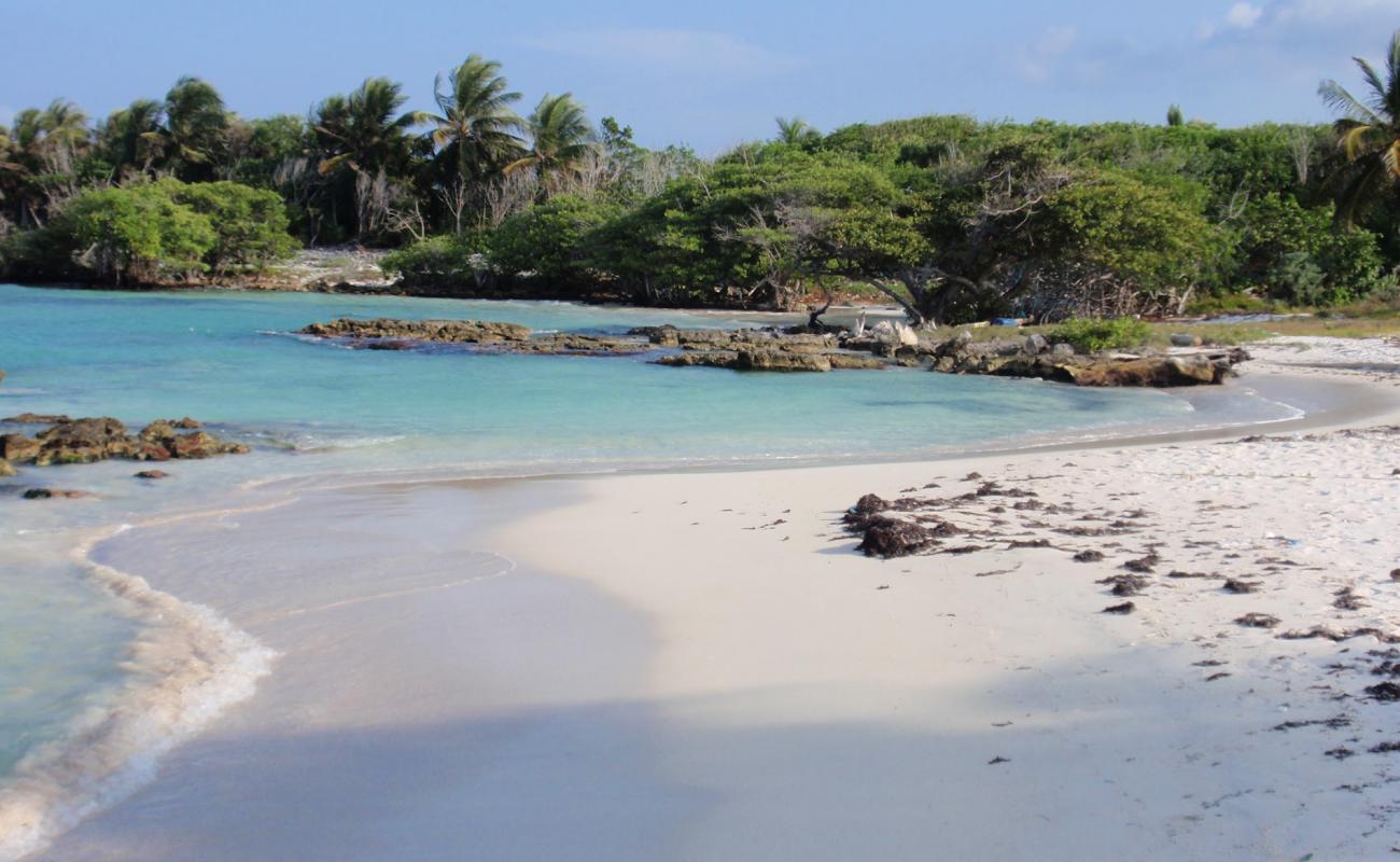 Photo de Akumal bay beach avec sable beige fin de surface