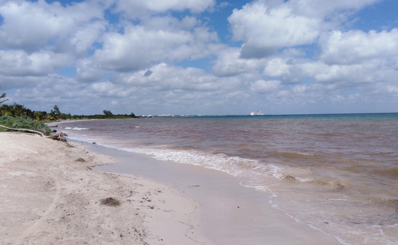 Photo de La bamba beach avec sable beige de surface