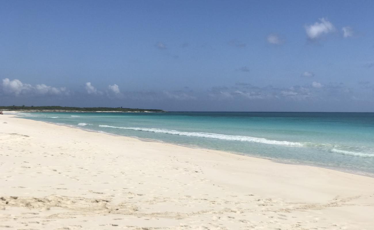 Photo de Ixpalbarco Beach avec sable beige de surface