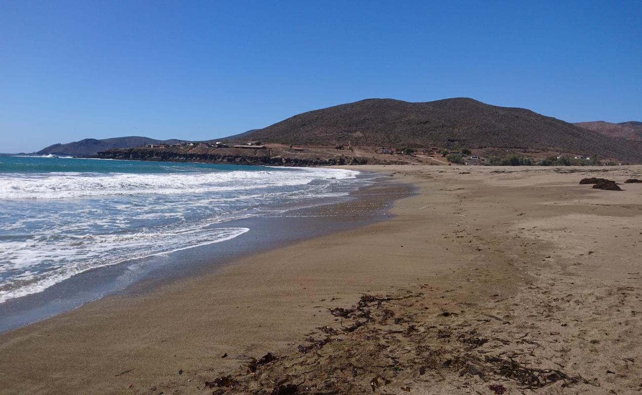 Photo de La Bocana Beach avec sable brun de surface