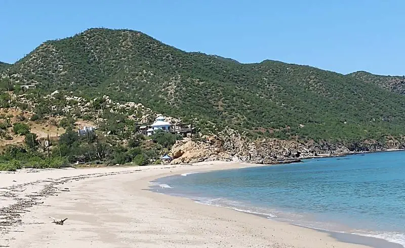 Photo de Playa Los Barriles avec sable fin et lumineux de surface