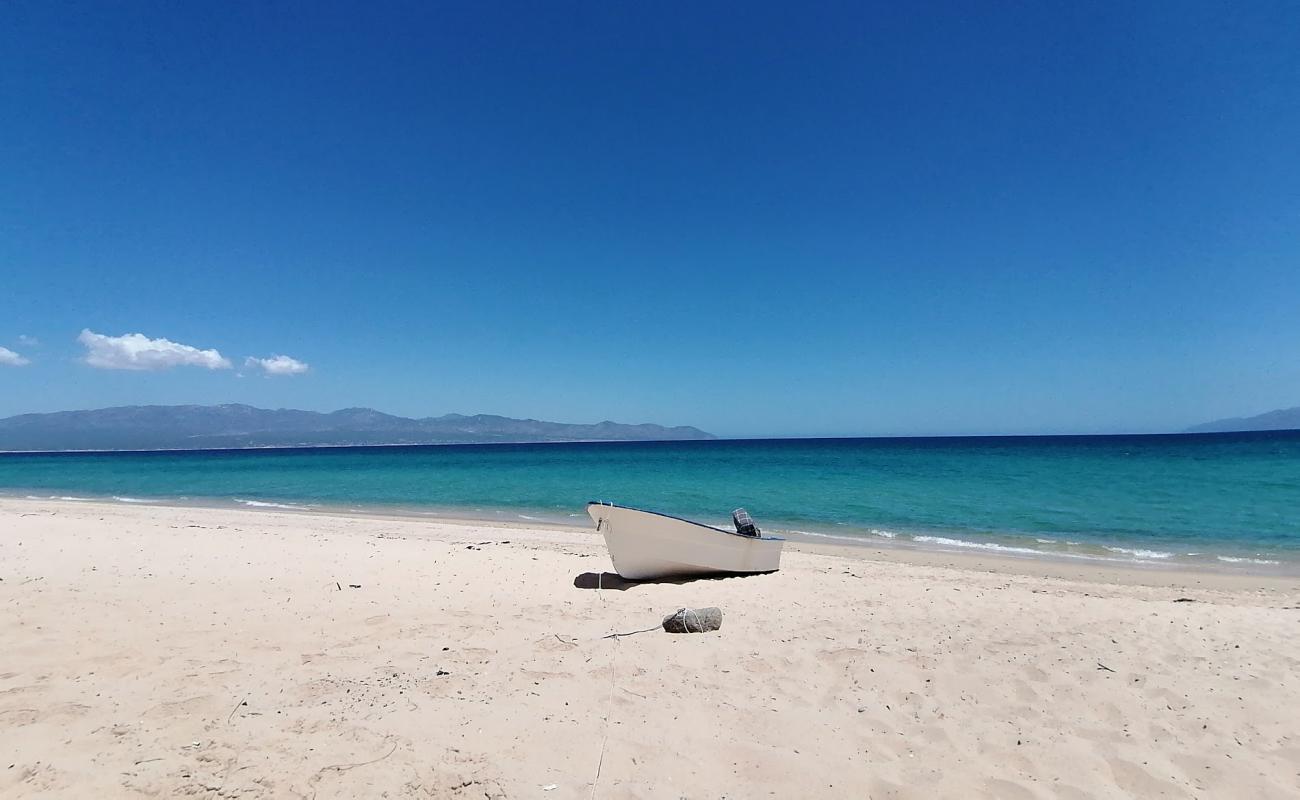 Photo de Playa Turquesa avec sable fin et lumineux de surface