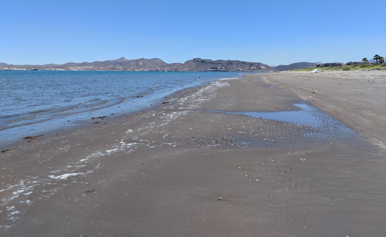 Photo de Playa El Mogote avec sable beige de surface