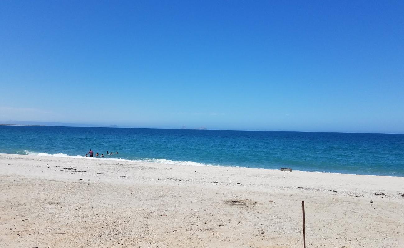 Photo de Playa del Bichi avec sable lumineux de surface