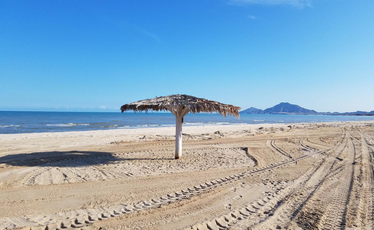 Photo de Playa Las Almejas avec sable beige de surface