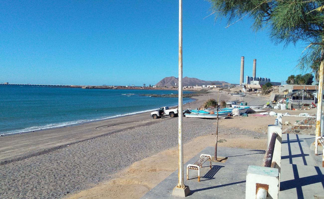 Photo de Playa Puerto Libertad avec sable gris avec caillou de surface