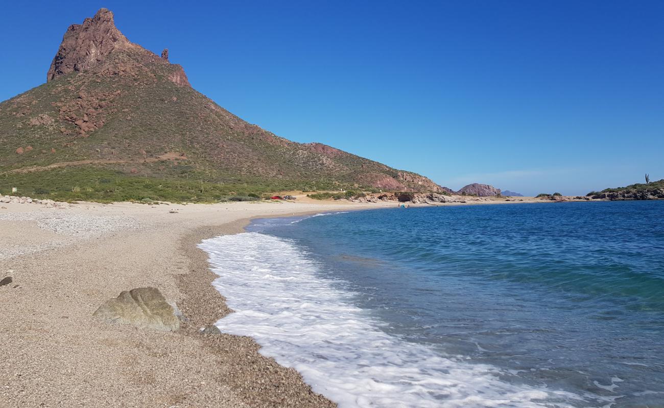 Photo de Piedras beach avec caillou fin clair de surface