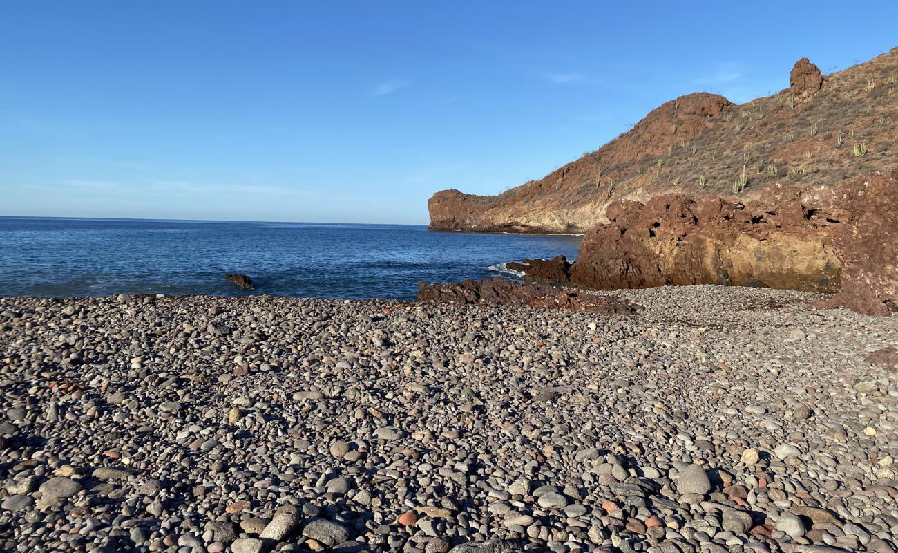 Photo de El Tomate beach avec caillou gris de surface