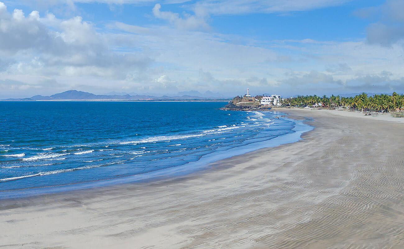 Photo de Bars of Piaxtla beach avec sable lumineux de surface