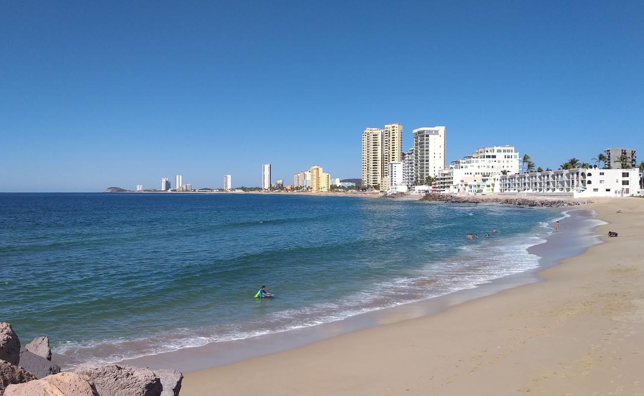 Photo de Cerritos beach avec sable fin et lumineux de surface