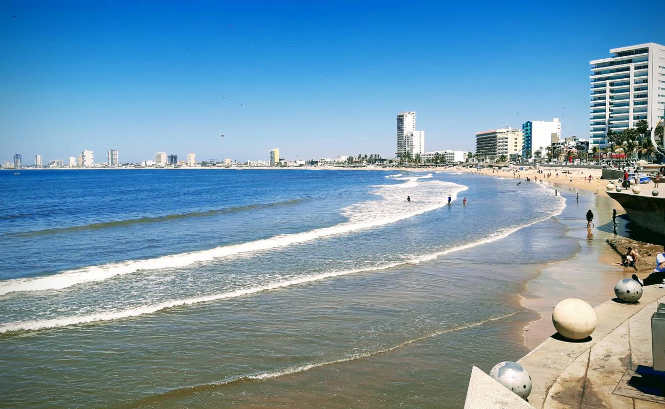 Photo de North beach avec sable lumineux de surface