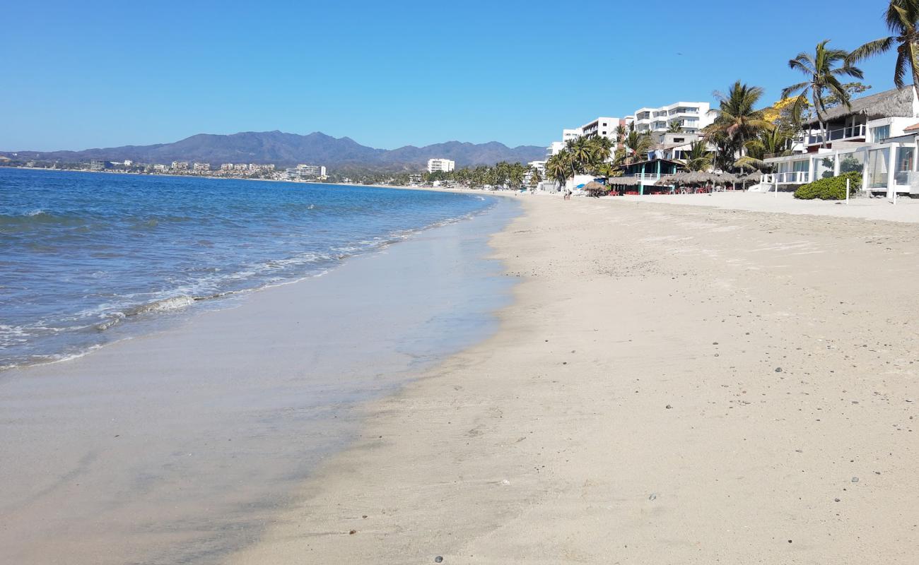 Photo de Bucerias beach avec sable beige de surface