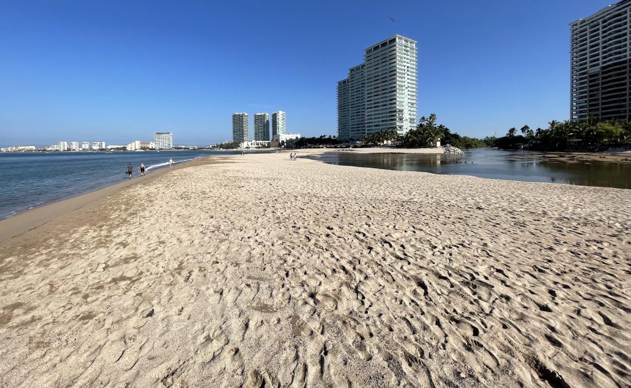 Photo de Holi beach avec sable lumineux de surface