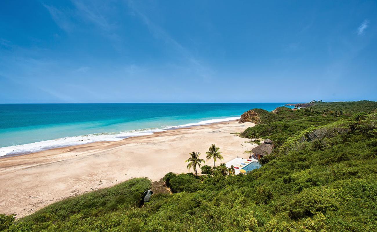 Photo de Cuixmala beach avec sable beige de surface