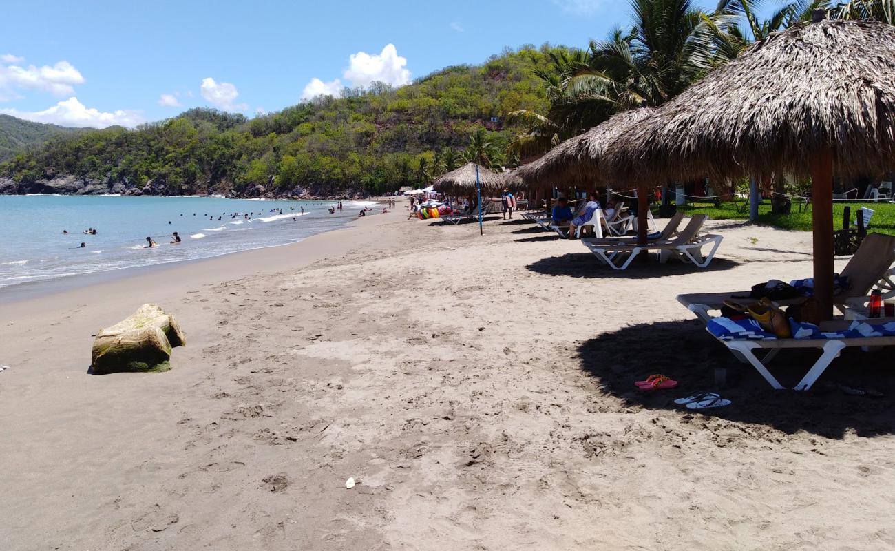 Photo de Playa Cuastecomates avec sable fin marron de surface
