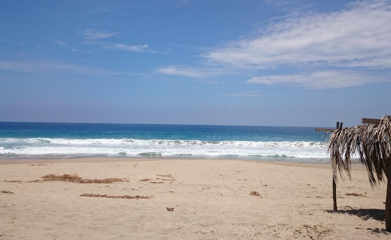 Photo de Playa Llano Real avec sable beige de surface