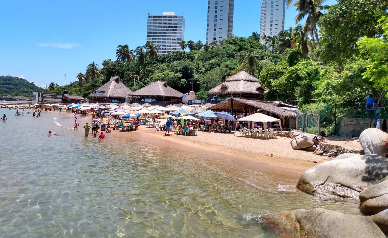 Photo de Playa Majahua avec caillou fin clair de surface