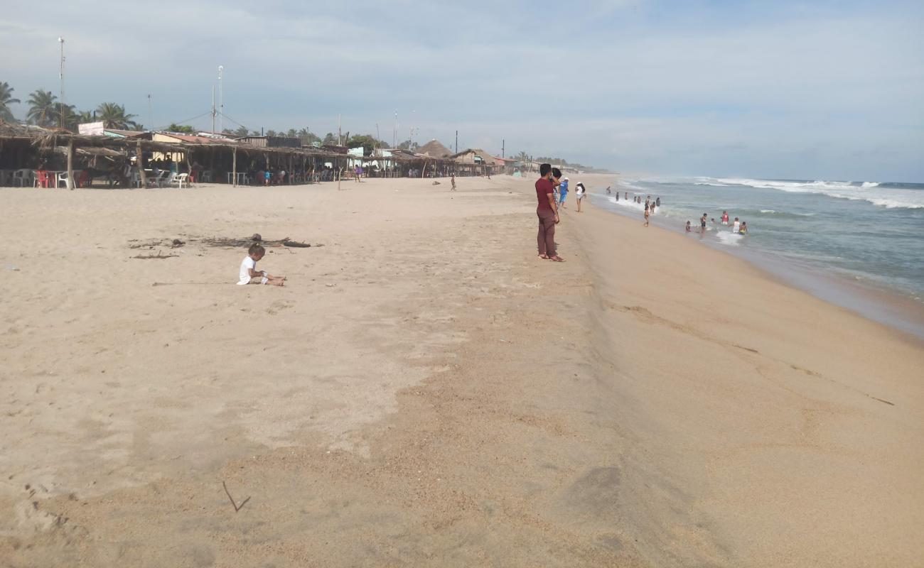 Photo de Playa Las Ramaditas avec sable lumineux de surface