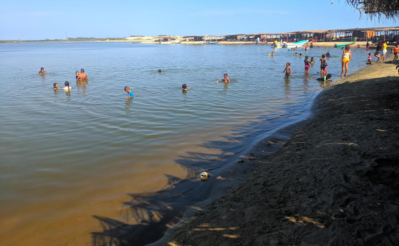 Photo de Playa pico del Monte avec sable beige de surface