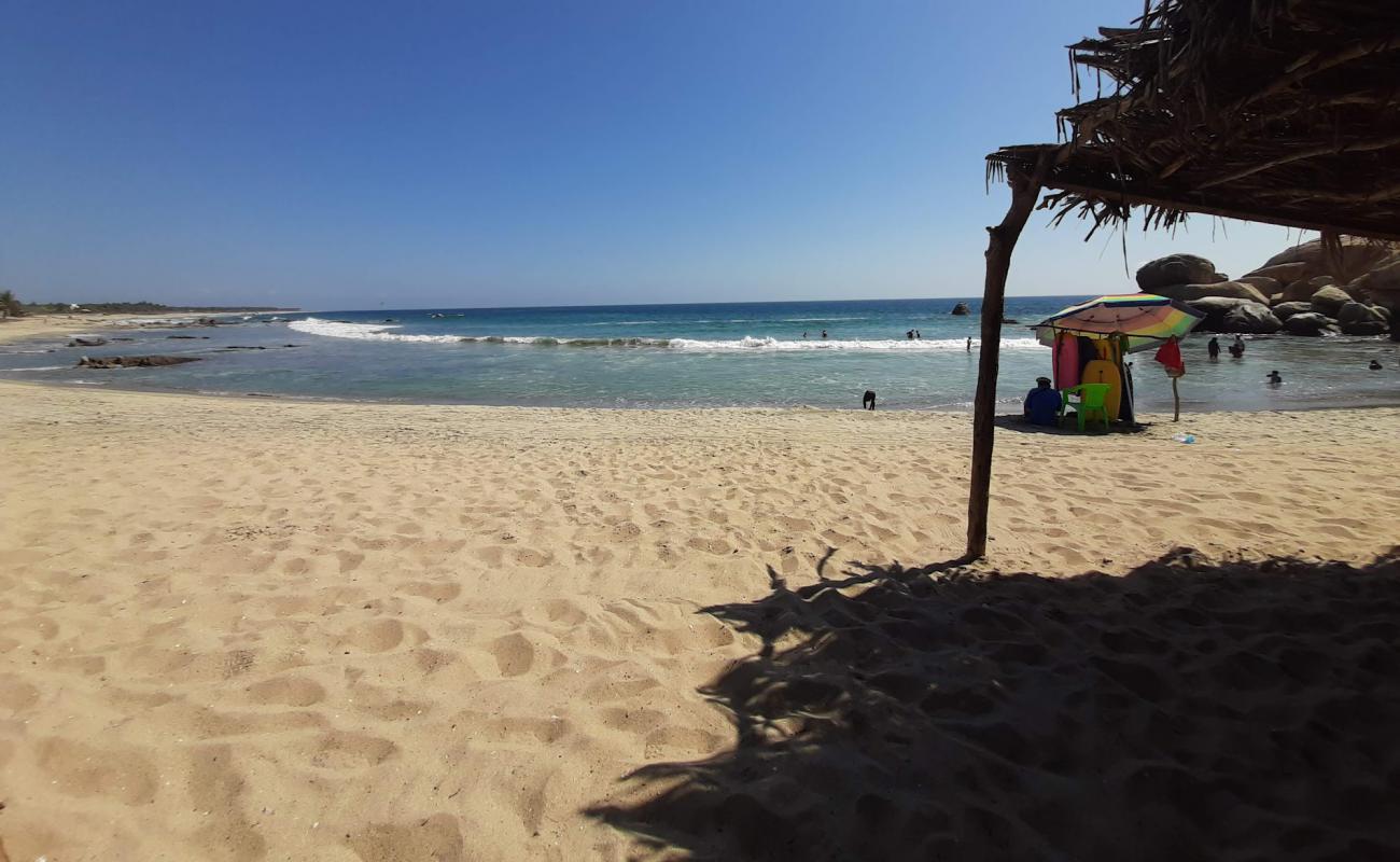 Photo de Playa Las Gaviotas avec sable lumineux de surface